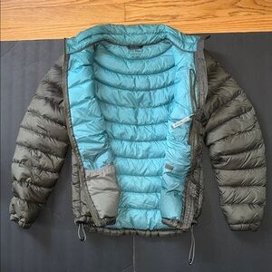 Women's L.L.Bean Ultralight 850 Down Jacket in size XS Petite